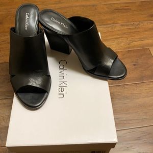 Calvin Klein black sandals 7.5M.